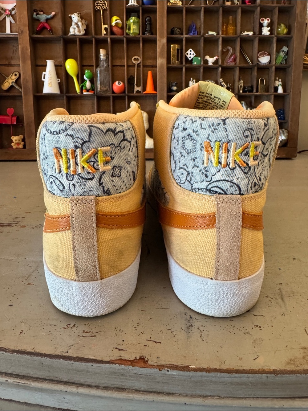 Nike SB Zoom Blazer Mid Premium  Paisley Pack Melon Tint Mens size 10 - Picture 7 of 9